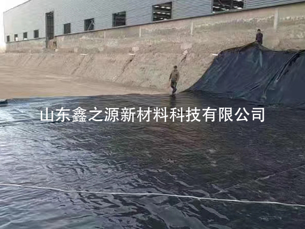 黑膜沼氣池使用過程中出現(xiàn)廢渣該如何處理？