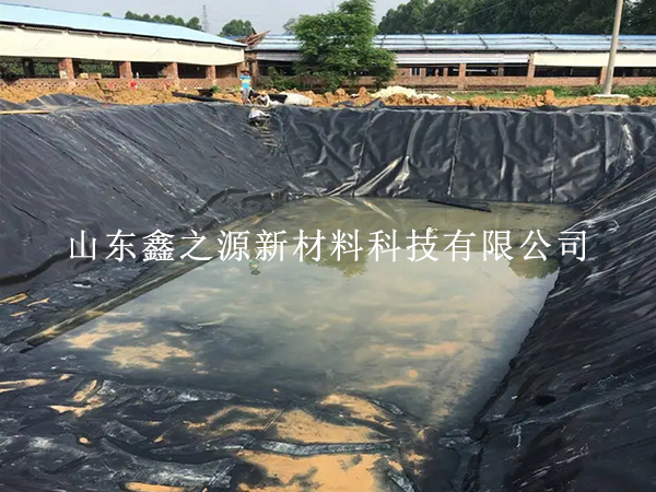 做好沼氣池黑膜的剪接工作，既節(jié)約又高效