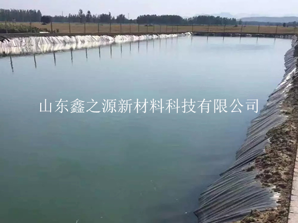 如何處理蓄水池hdpe土工膜的熱膨脹問題？