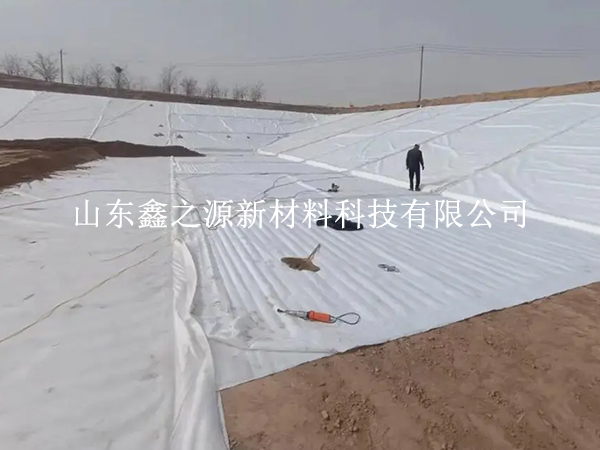 防滲復(fù)合土工膜運(yùn)輸注意事項(xiàng)：安全高效，細(xì)節(jié)決定成敗